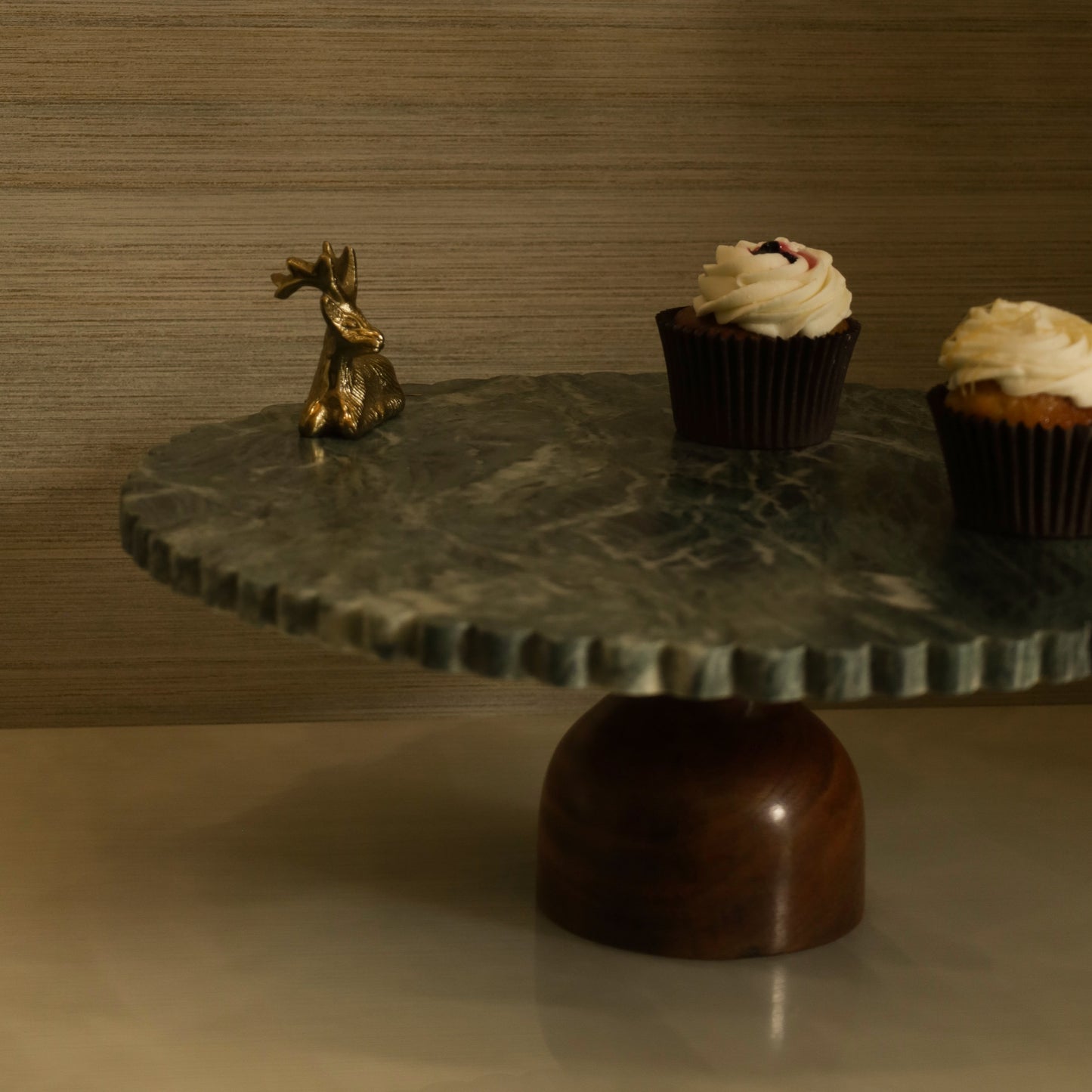 Reindeer Marble Cake Stand